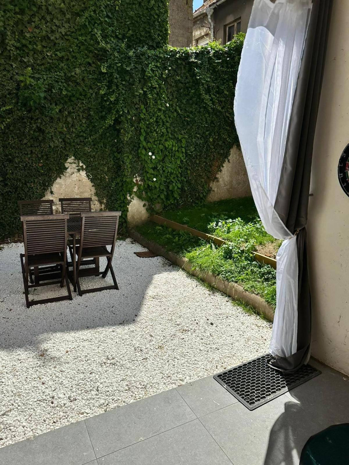 Apartment Cosy Avec Jardin Proche De La Gare